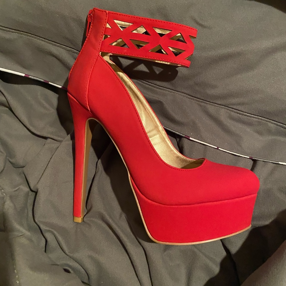 Charlotte Russe Red platform pumps size 7